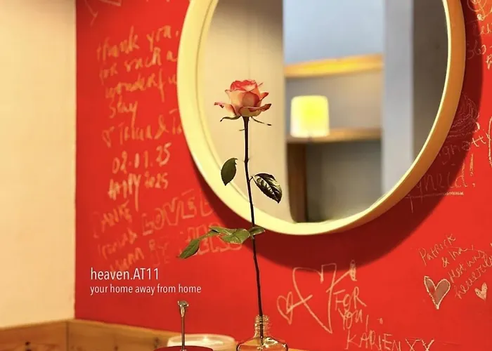 Heaven At 11, Your Deluxe With Personal Bathroom, Kitchenette & Terrace Bed & Breakfast