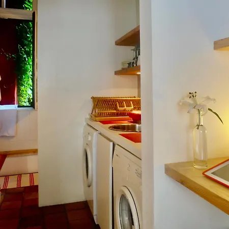 Heaven At 11, Your Deluxe With Personal Bathroom, Kitchenette & Terrace Nocleg ze śniadaniem Gandawa