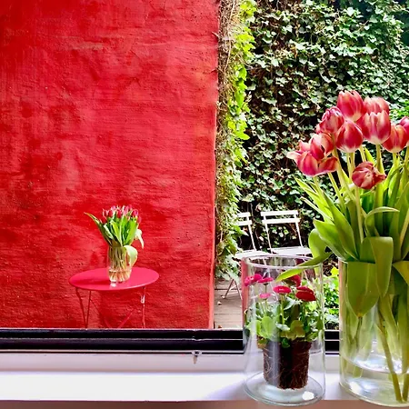 Nocleg ze śniadaniem Heaven At 11, Your Deluxe With Personal Bathroom, Kitchenette & Terrace