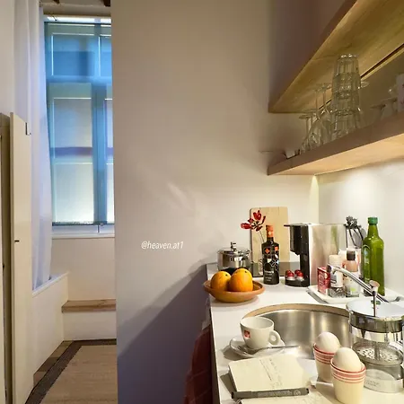 Heaven At 11, Your Deluxe With Personal Bathroom, Kitchenette & Terrace Oda ve Kahvaltı