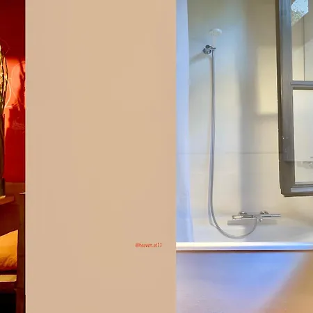 Heaven At 11, Your Deluxe With Personal Bathroom, Kitchenette & Terrace Oda ve Kahvaltı 4*